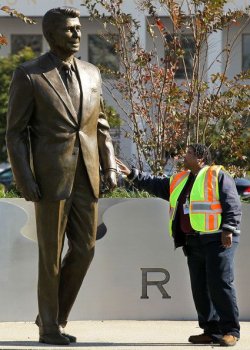 $Ronald+Reagan+Statue+Unveiled+uIgkXLOJY0ul.jpg