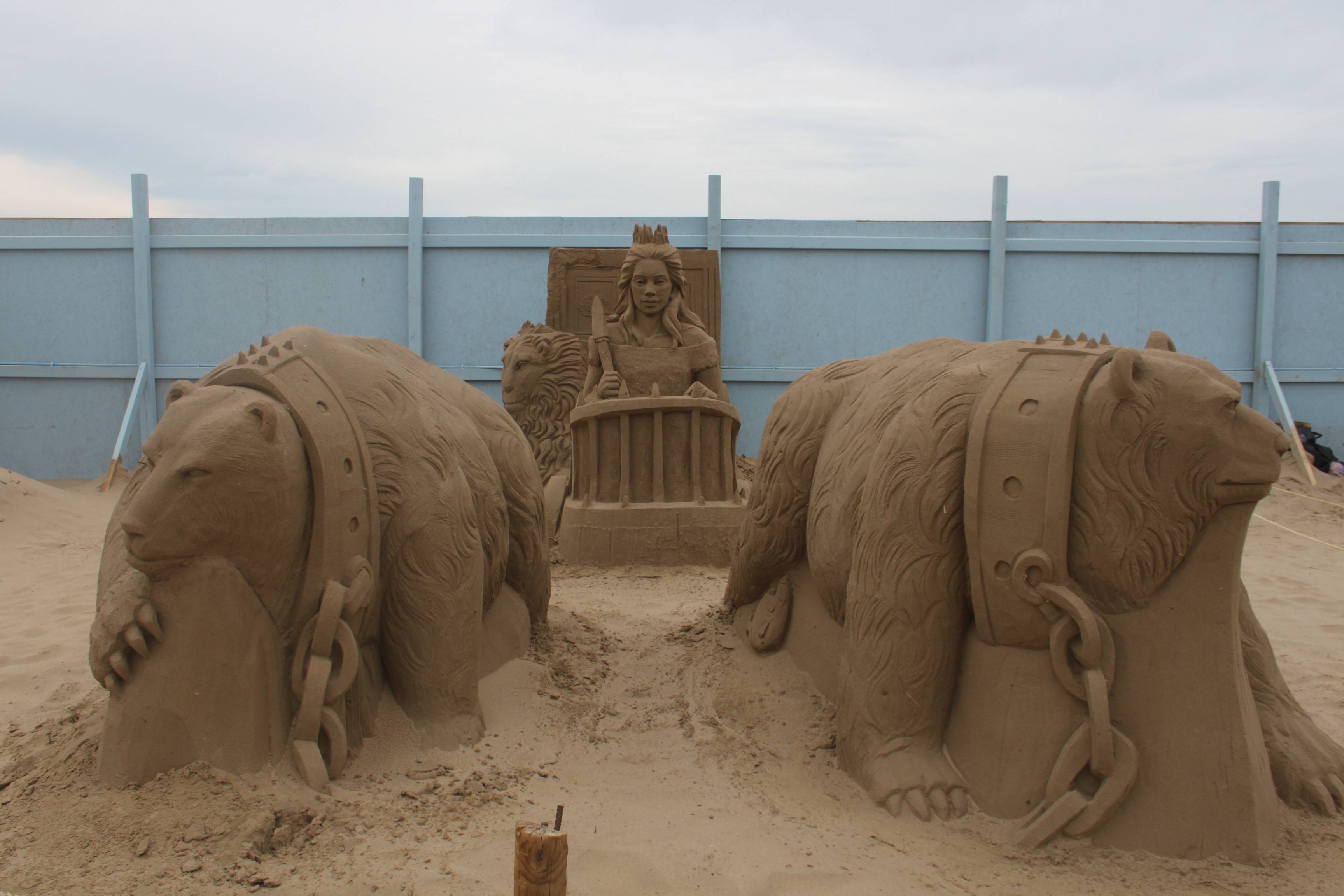 Sand_Sculpture_at_Weston_super_Mare_of_The_Lion_The_Witch_and_the_Wardrobe_by_Montse_Cuesta_2.jpg