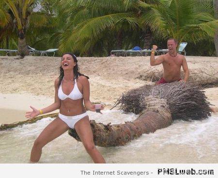 9-funny-sexy-beach-picture.jpg