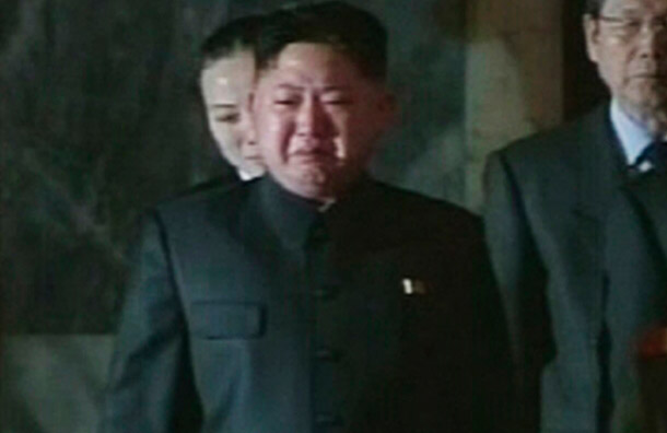 north-korea-s-new-leader-kim-jong-un-cries-as-his-father-north-korea-s-late-leader-kim-jong-il-funeral-image-2-271368809.jpg