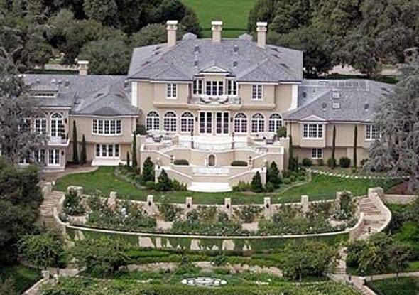oprah-paid-a-reported-52-million-for-her-montecito-calif-estate-which-she-nicknamed-the-promised-land-in-2001.jpg