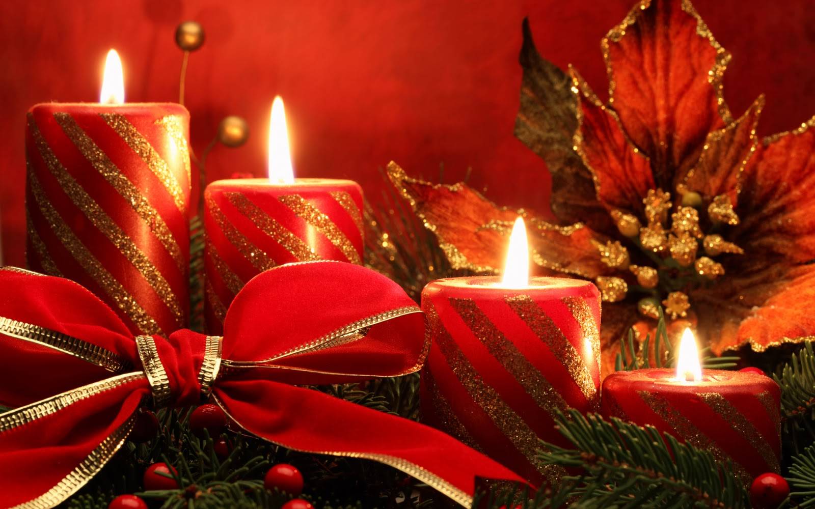 Red-Christmas-Candle-Beautiful.jpg