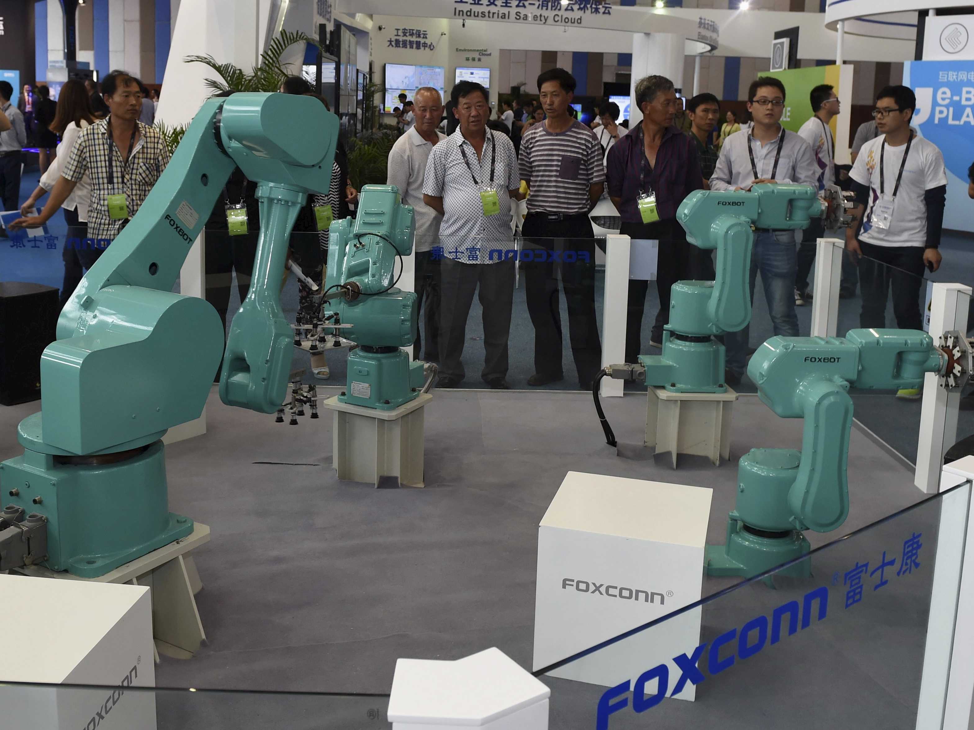 Foxconn-robots.jpg