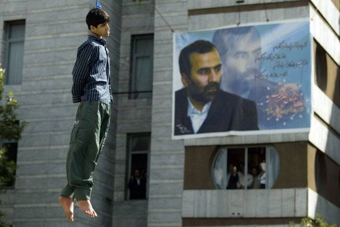 Public-Execution-in-Iran_2_1.jpg