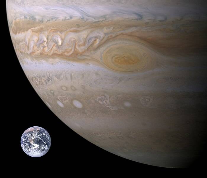 700px-Jupiter%2C_Earth_size_comparison.jpg