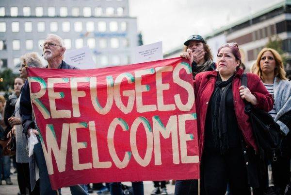 sweden-refugees-welcome.jpg