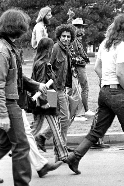 399px-Abbie_Hoffman_visiting_the_University_of_Oklahoma_circa_1969.jpg