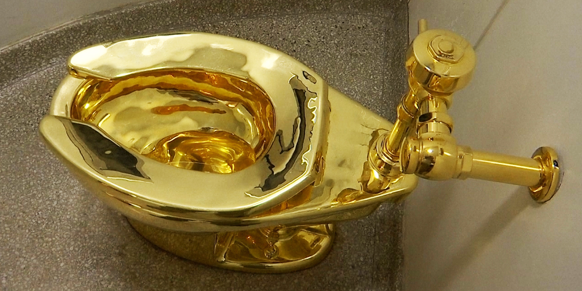 more-than-100000-people-have-now-sat-on-this-18-karat-solid-gold-toilet-in-new-york.jpg