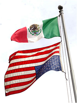 mexican_flag_american_flag_upsidedown.jpg