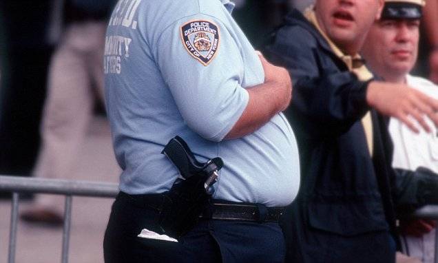 1412067819001_wps_32_A1JMCF_Overweight_NYPD_of.jpg