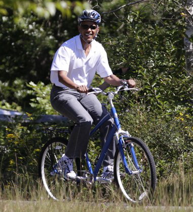 Obama+Bike+Riding.jpg