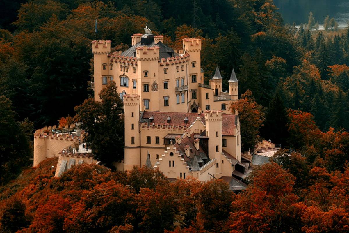 Castle+Hohenschwangau,+Germany+2.jpg