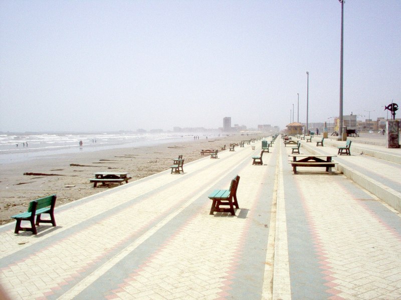 Clifton_beach_-sea-view-karachi.jpg