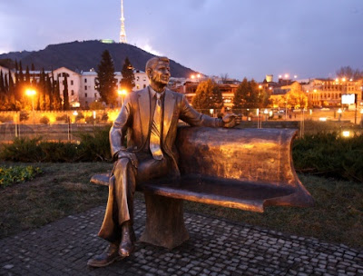 Reagan+Statue+Tblisi+Georgia.jpg