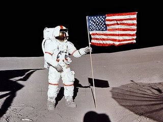 american-flags-clipart-on-moon.jpg