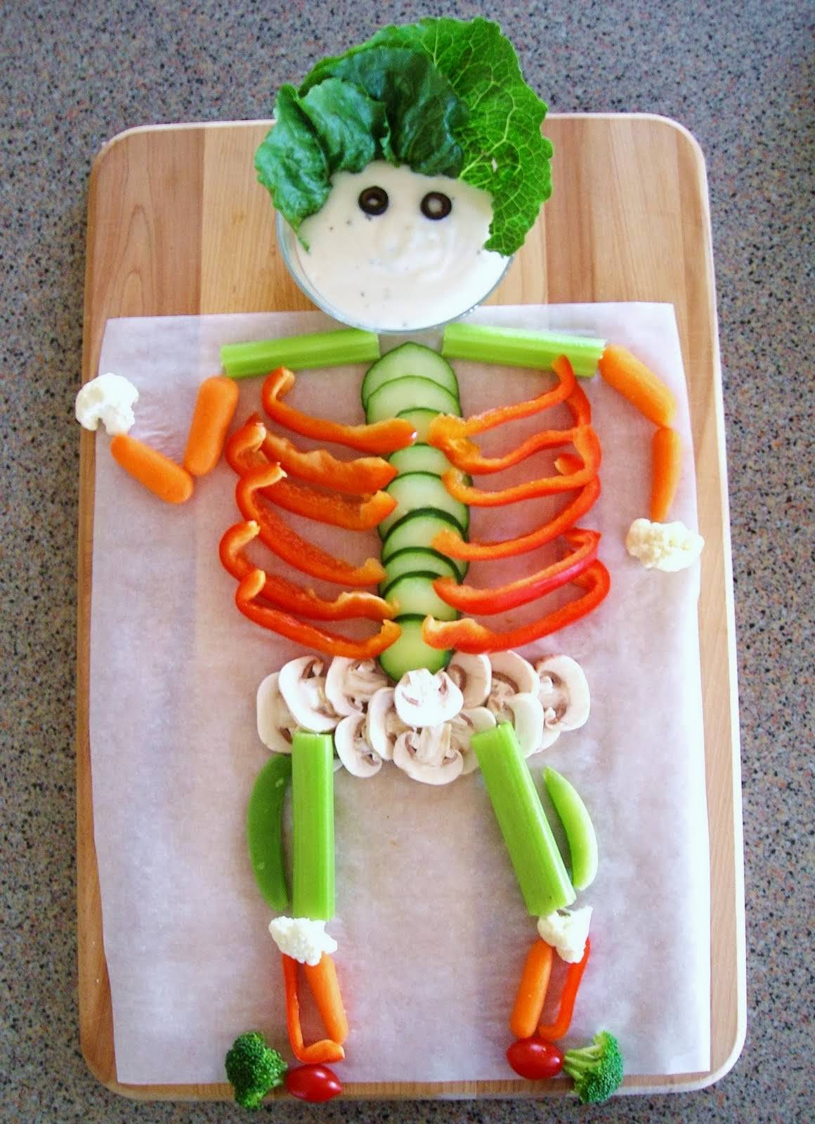 Halloween+Veggie+Skeleton+%252B+healthy+Halloween+party+food+for+kids.jpg