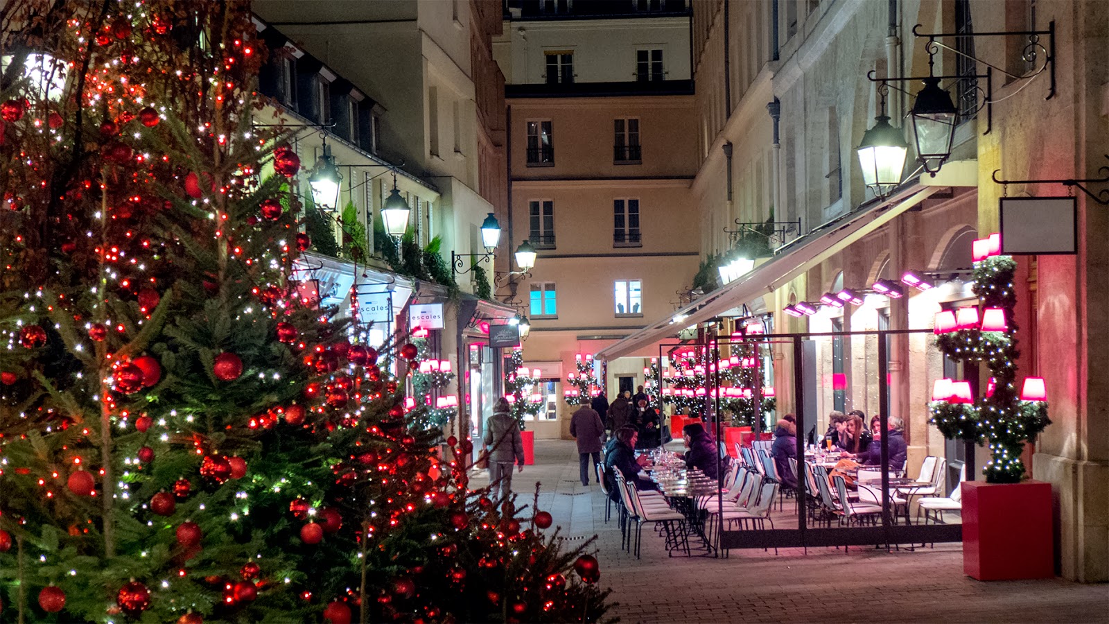 -1.jpg+Paris+Christmas+lights2.jpg