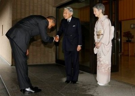Obama+bow2.jpg