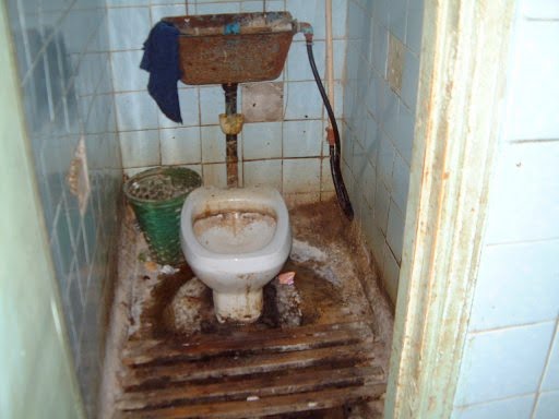 shity+toilet.jpg