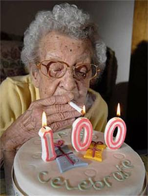 funny-old-lady-smoking.jpg
