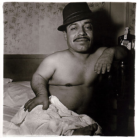 mexican-dwarf-in-his-hotel-room-n-y-c-1970.jpg