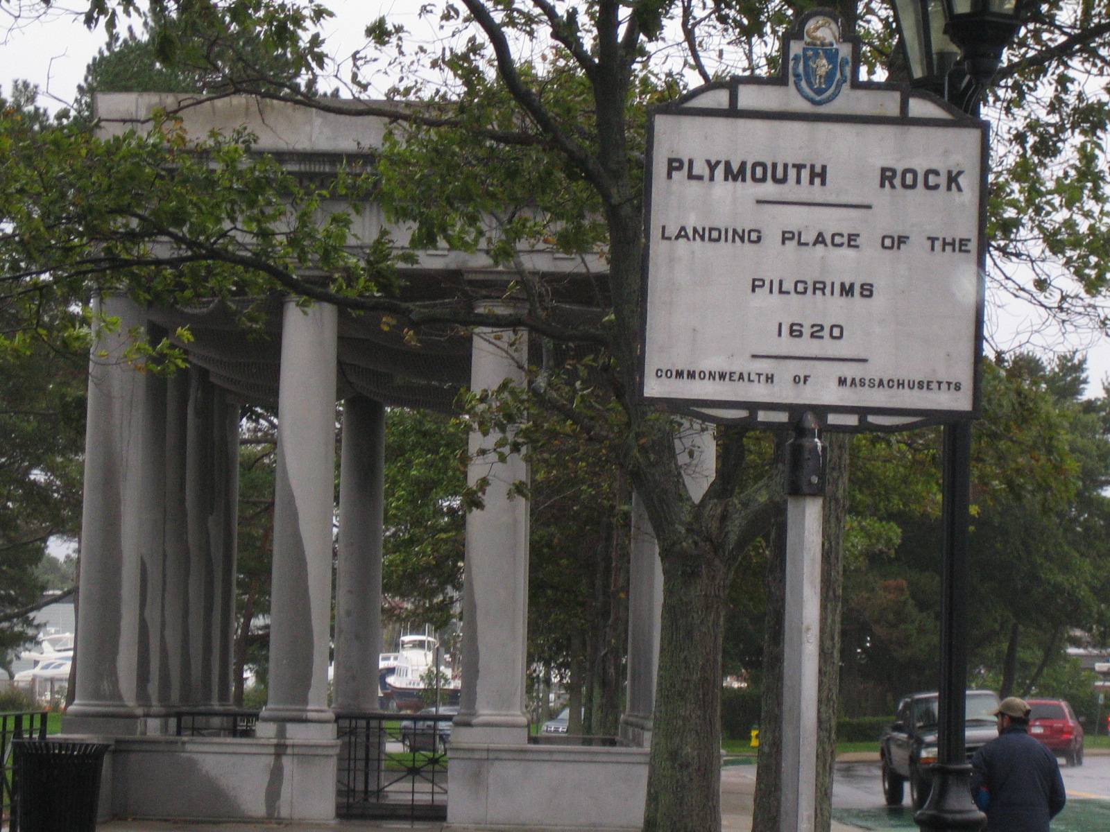 Plymouth_Rock_Monument.jpg
