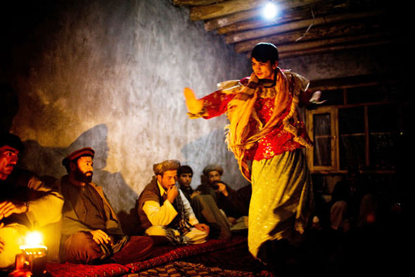 Afghan-dancing-boys-432137.jpg
