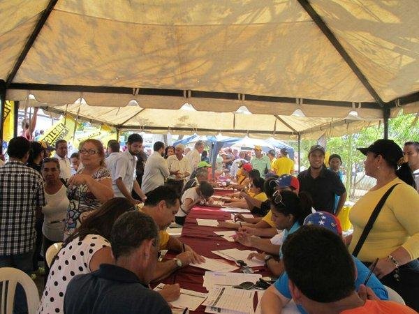Maduro-recall-petition-tops-1M-signatures-in-Venezuela.jpg