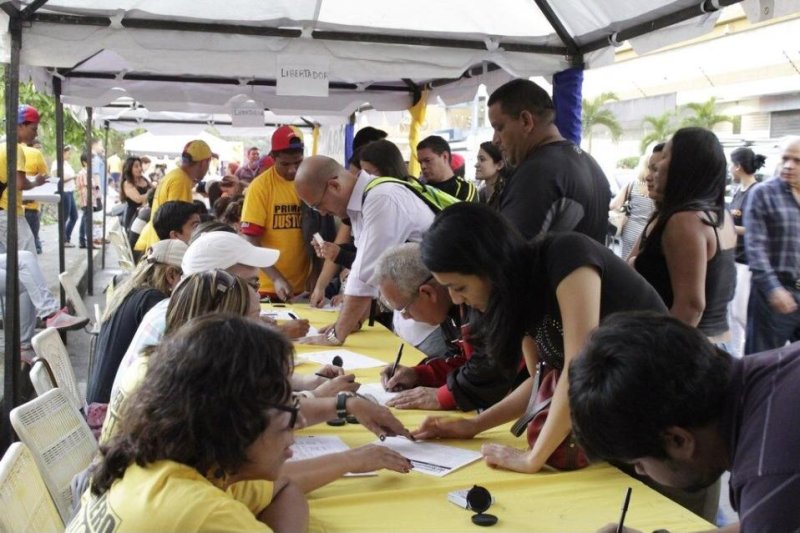 Maduro-recall-petition-in-Venezuela-gets-200-more-signatures-than-needed.jpg