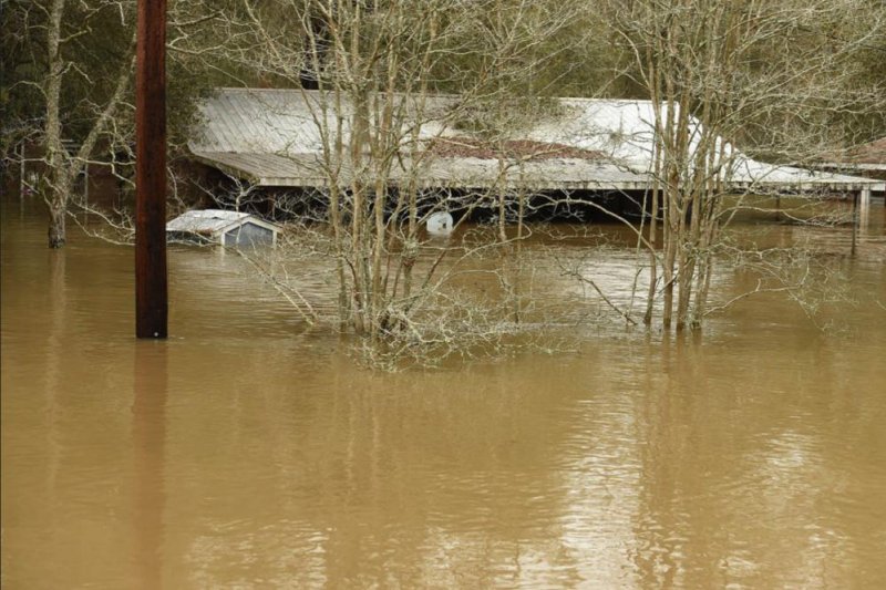 More-dead-in-Deep-South-flooding-water-levels-to-rise.jpg