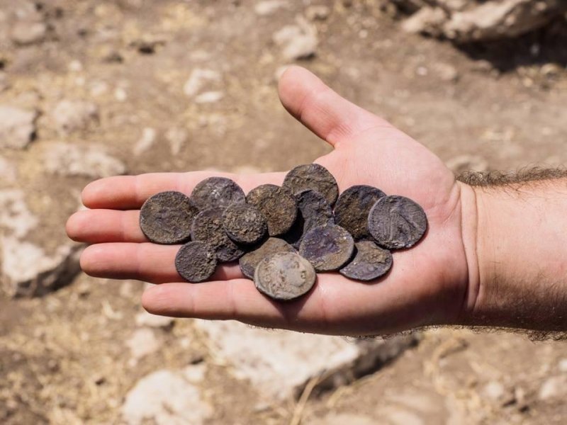 Ancient-coin-collectors-stash-found-tucked-in-wall-in-Israel.jpg