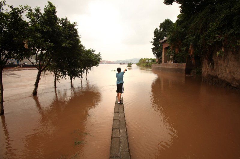 More-than-400000-people-evacuated-as-tropical-storm-hits-China.jpg