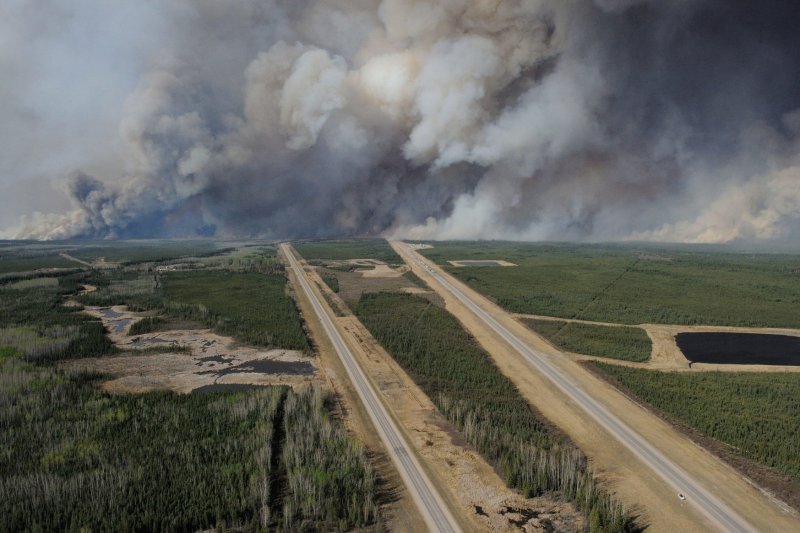 Progress-made-on-fighting-Fort-McMurray-wildfire.jpg