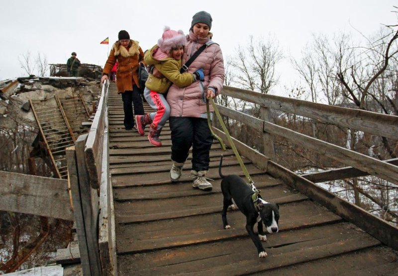 Ukraine-prepares-to-evacuate-town-under-siege-no-electricity-no-water.jpg