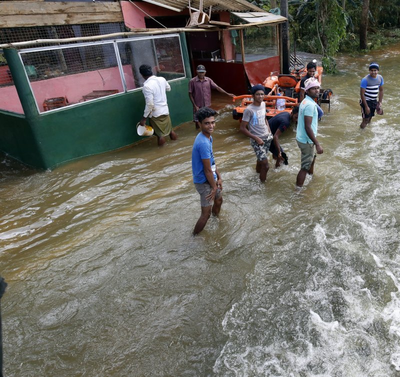 Sri-Lanka-races-to-rescue-flood-victims-as-death-toll-rises-to-160.jpg