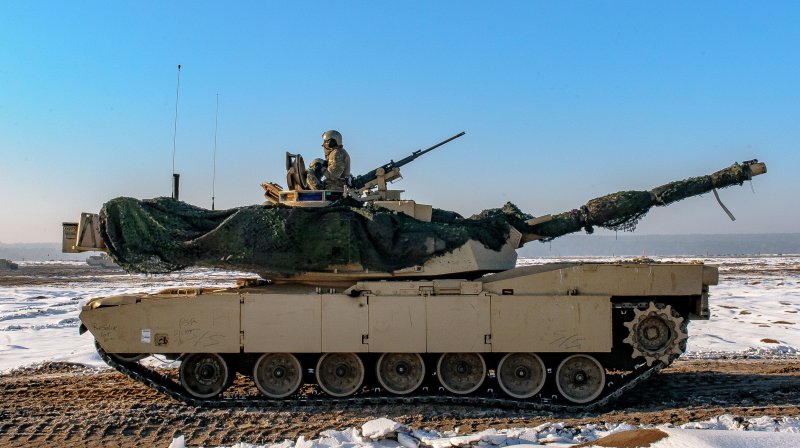 US-Army-tanks-being-moved-to-Russian-border.jpg