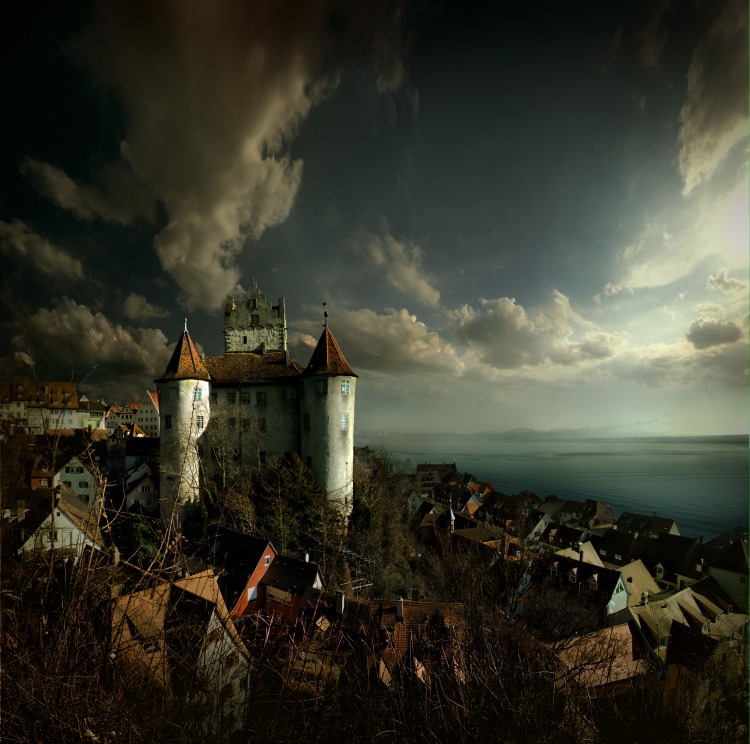 Meerseburg_Castle_by_Alcove.jpg