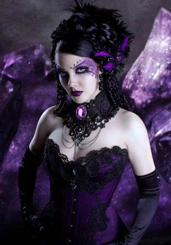Dramatic-halloween-witch-goth-eye-make-up-ideas.jpg