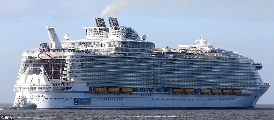 4A817C3700000578-5537899-Symphony_of_the_Seas_the_world_s_biggest_cruiseliner_was_today_h-m-68_1521905264246.jpg