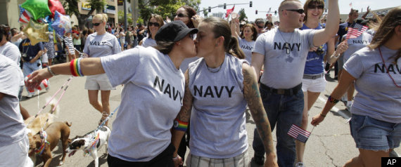 r-MILITARY-GAY-COUPLES-large570.jpg