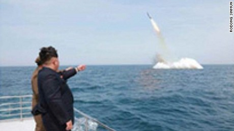 150508215003-north-korea-submarine-missile-test-large-169.jpg