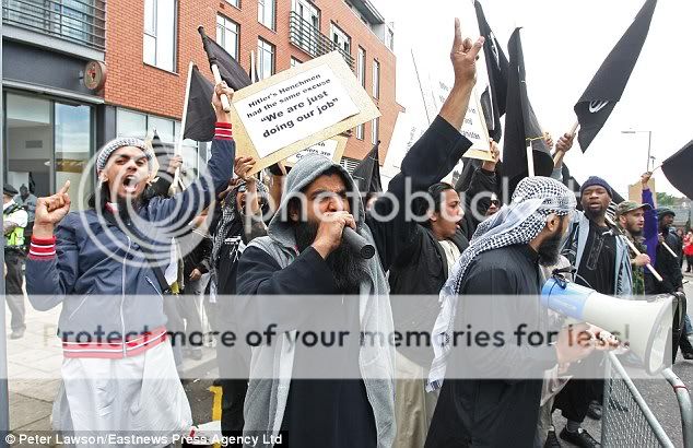 muslimprotesters.jpg