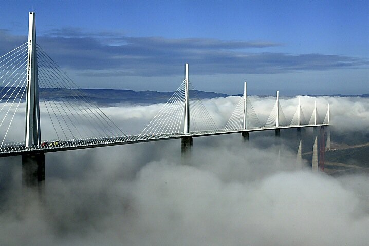 tallest_bridge_in_the_world_millau_viaduct_france5.jpg