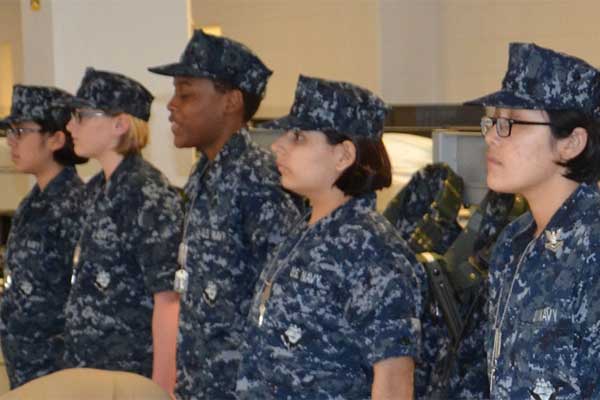 female-navy-recruits-600.jpg