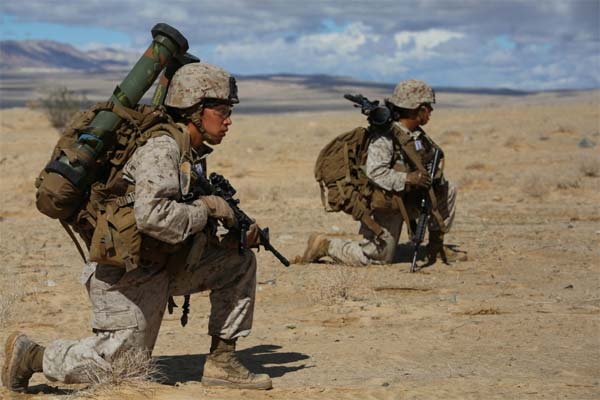 two-female-marines-600.jpg