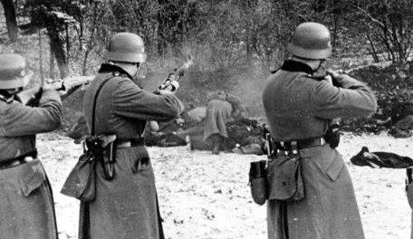 Nazi_execution-POLES.GIF
