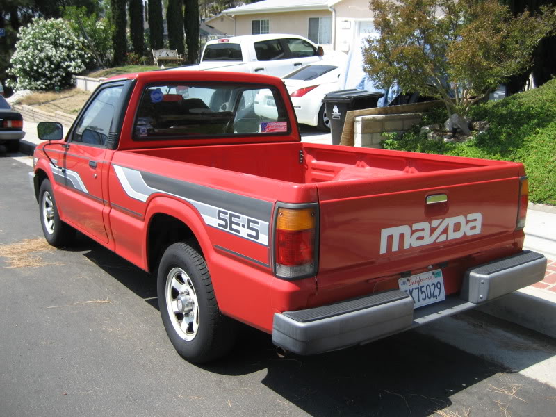mazda-b2000-1986-1.jpg