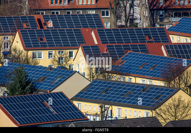 houses-with-solar-panels-on-the-roof-solar-energy-bottrop-germany-fgn5t8.jpg