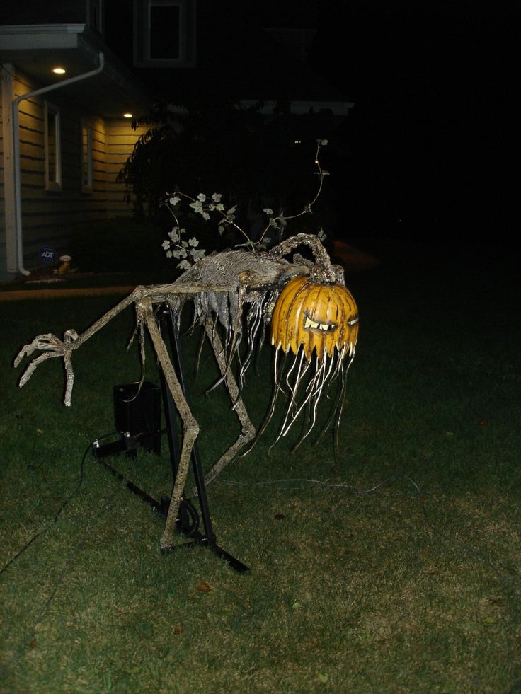 Stay-out-Yard-Halloween-Decorations.jpg