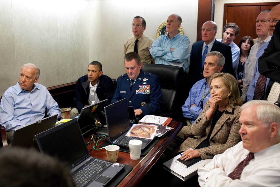 president-obama-watched-osama-bin-laden-raid-in-real-time-02.jpg